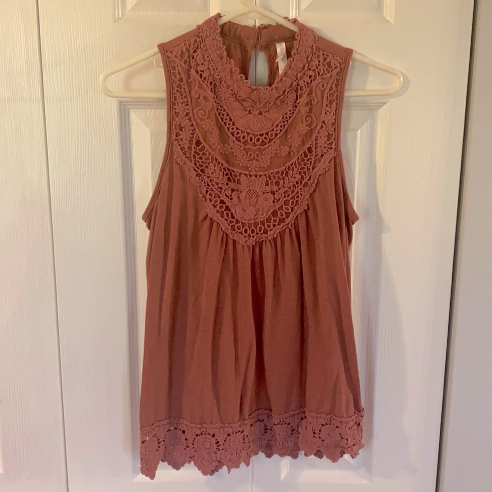 Women’s sleeveless blouse